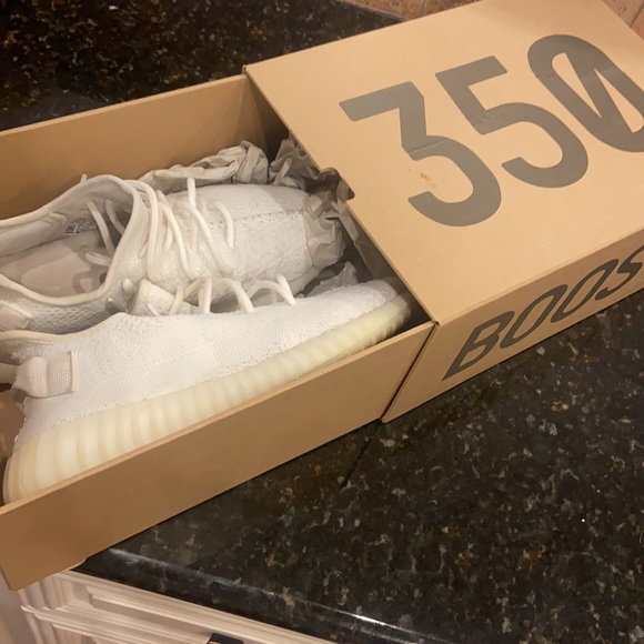 Adidas Yeezy Boost 350V2 Cream/Triple White size 9 - Picture 3 of 5
